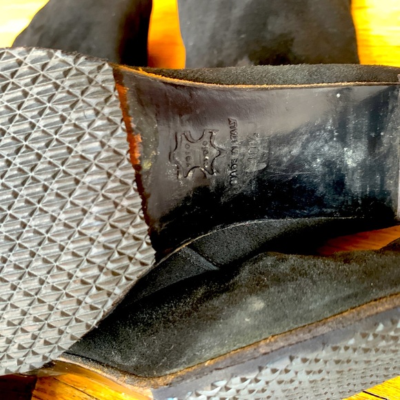 BEAUTIFUL Vintage Black Suede Svelte Pointed Toe Boots🖤 Excellent condition🖤 - Picture 8 of 10